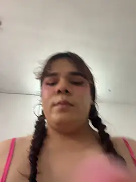 Snapshot of Violetacam_05 chatting on 21, 2, 2026 Violetacam 05 online show from 21, 2, 2026