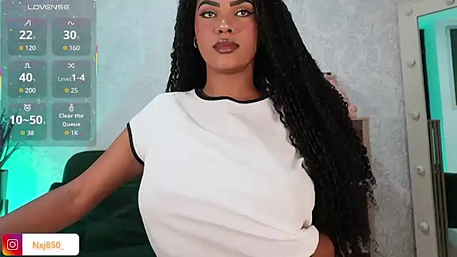 HOTBLACKANDWHITE2 online show from 16, 3, 2026