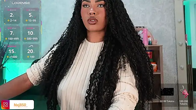 HOTBLACKANDWHITE2 online show from 19, 3, 2026