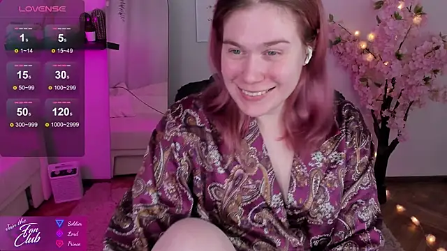 Snapshot of Nancy_Sun_ chatting on 17, 12, 2024 Nancy Sun online show from 17, 12, 2024