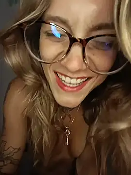 rose-rainbowgoddess online show from 2, 4, 2026