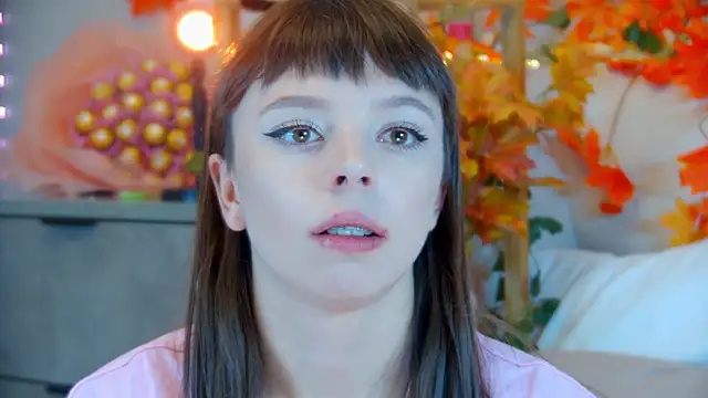 Snapshot of ElisabethDavis chatting on 27, 10, 2025 ElisabethDavis online show from 27, 10, 2025