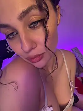 Snapshot of Your_insomniya chatting on 4, 4, 2026 Your insomniya online show from 4, 4, 2026