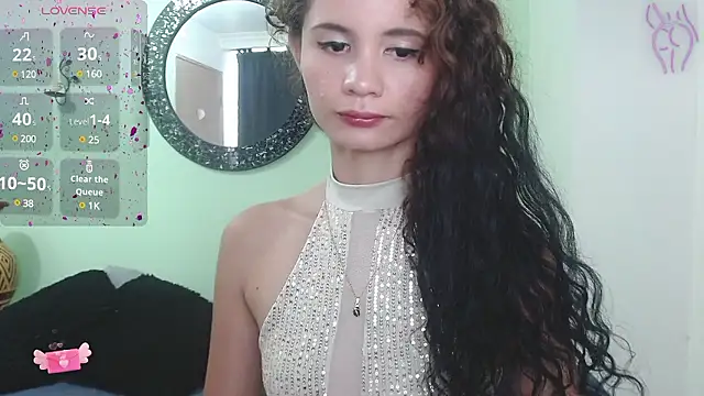 Snapshot of Sofia_Franco_ chatting on 4, 12, 2024 Sofia Franco online show from 4, 12, 2024
