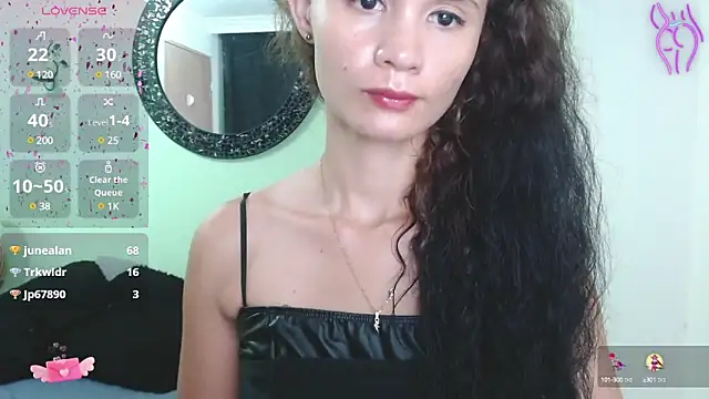 Snapshot of Sofia_Franco_ chatting on 6, 12, 2024 Sofia Franco online show from 6, 12, 2024