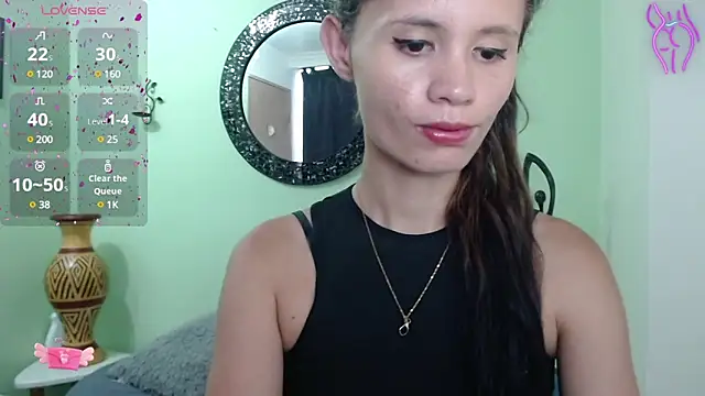 Snapshot of Sofia_Franco_ chatting on 17, 12, 2024 Sofia Franco online show from 17, 12, 2024