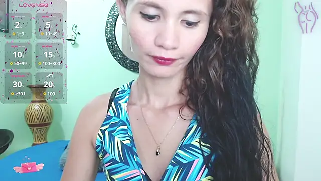 Snapshot of Sofia_Franco_ chatting on 7, 1, 2025 Sofia Franco online show from 7, 1, 2025