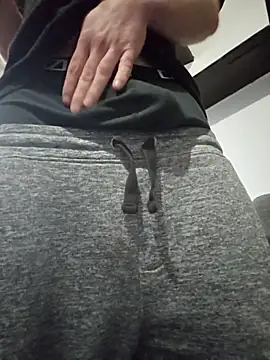 Snapshot of geiler89 chatting on 2, 12, 2025 geiler89 online show from 2, 12, 2025