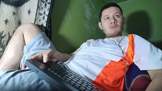 Snapshot of sweet_cock28 chatting on 28, 10, 2025 sweet cock28 online show from 28, 10, 2025