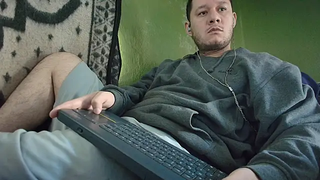 Snapshot of sweet_cock28 chatting on 31, 10, 2025 sweet cock28 online show from 31, 10, 2025