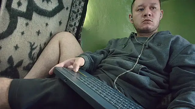 Snapshot of sweet_cock28 chatting on 17, 11, 2025 sweet cock28 online show from 17, 11, 2025