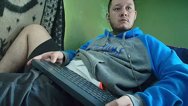 Snapshot of sweet_cock28 chatting on 23, 11, 2025 sweet cock28 online show from 23, 11, 2025