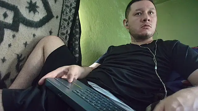 Snapshot of sweet_cock28 chatting on 26, 11, 2025 sweet cock28 online show from 26, 11, 2025