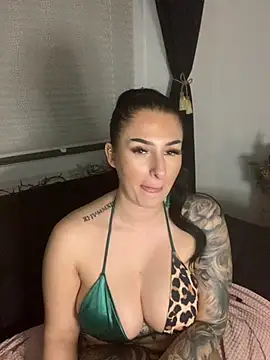 Mia-Bremer online show from 6, 3, 2025