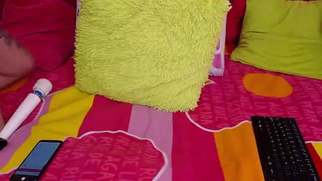 Snapshot of Bella_Erotik chatting on 5, 1, 2025 Bella Erotik online show from 5, 1, 2025