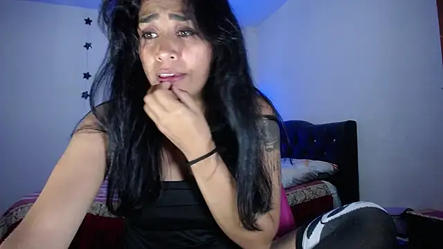 pinky violeta online show from 25, 1, 2025