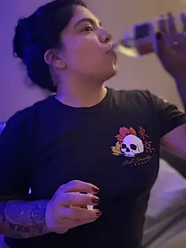 kimmiakiss22 online show from 17, 2, 2025