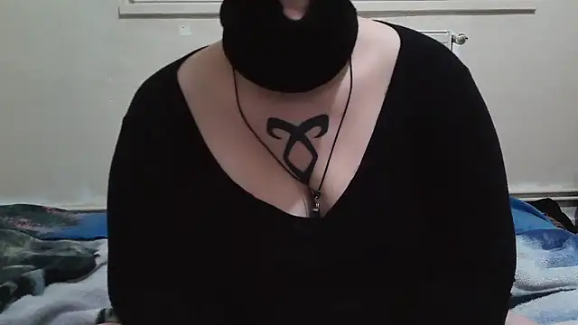 Lolabeluccia xh  online show from 17, 11, 2025