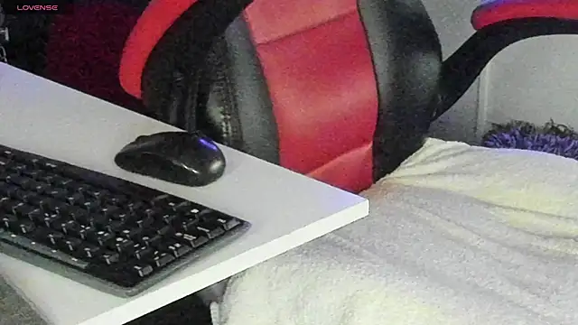 natasha logan  online show from 21, 10, 2025