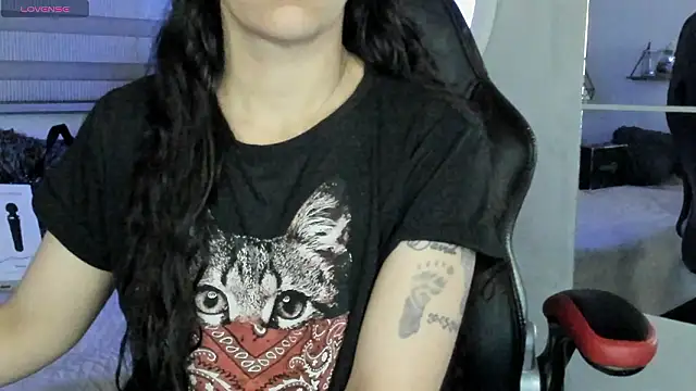 natasha logan  online show from 28, 3, 2026