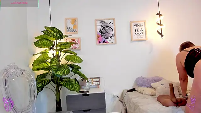 Snapshot of Rachel__Lang chatting on 10, 11, 2025 Rachel Lang online show from 10, 11, 2025