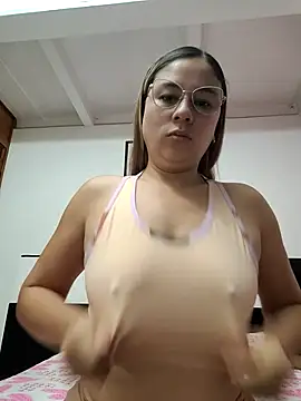 Snapshot of selena_gomez2 chatting on 22, 6, 2026 selena gomez2 online show from 22, 6, 2026