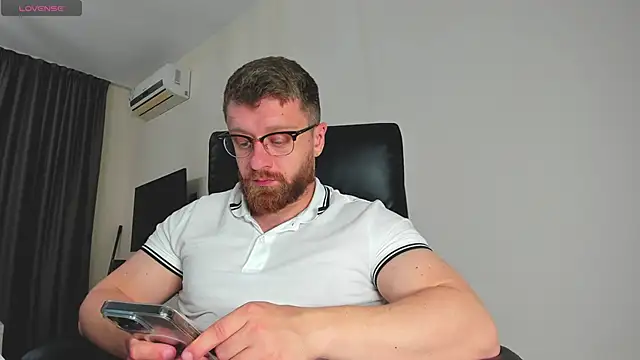 Findom guy online show from 13, 3, 2026
