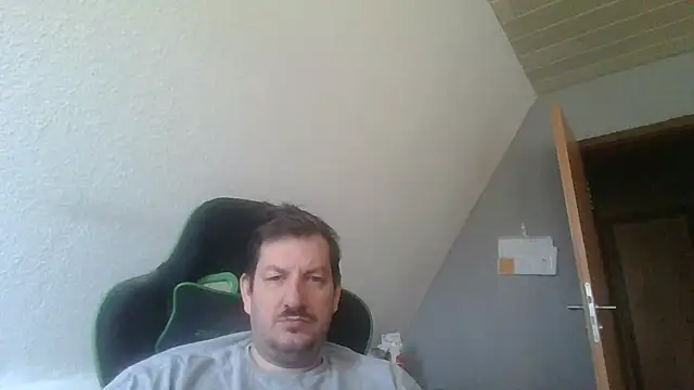 Snapshot of Golffahrer1982 chatting on 11, 9, 2025 Golffahrer1982 online show from 11, 9, 2025