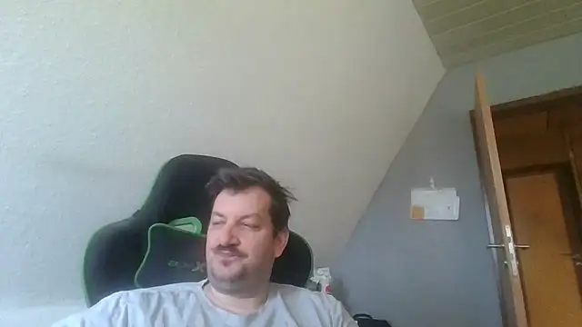 Snapshot of Golffahrer1982 chatting on 13, 9, 2025 Golffahrer1982 online show from 13, 9, 2025