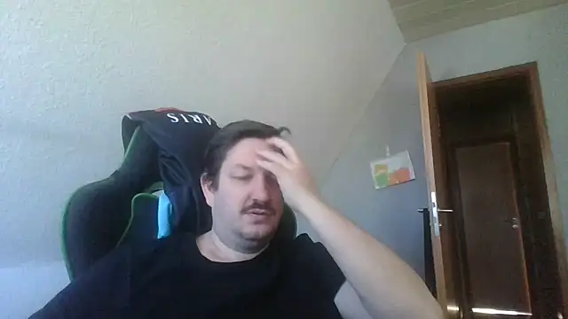 Snapshot of Golffahrer1982 chatting on 1, 3, 2026 Golffahrer1982 online show from 1, 3, 2026