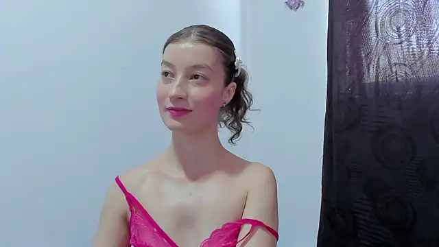 Snapshot of MiiaVolkova chatting on 17, 9, 2025 MiiaVolkova online show from 17, 9, 2025