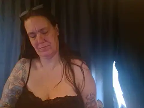 SimoneMoore online show from 5, 11, 2025