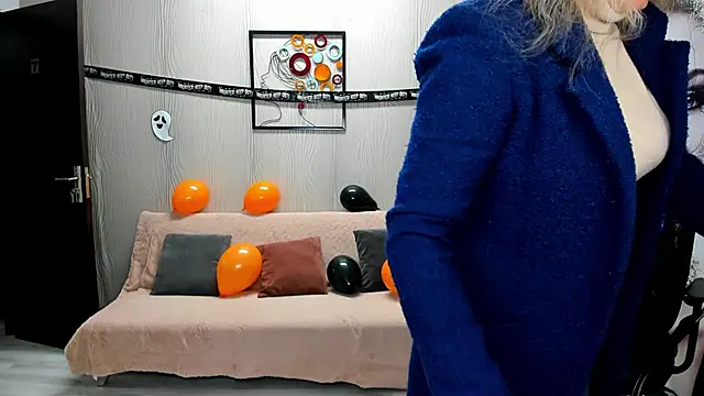 Cassandra Hotty online show from 28, 10, 2025