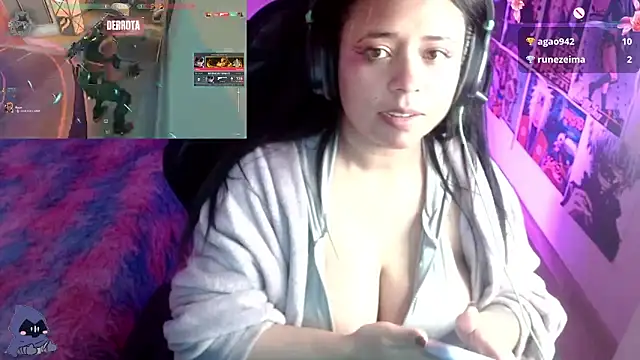 Emmachan19 online show from 4, 3, 2025