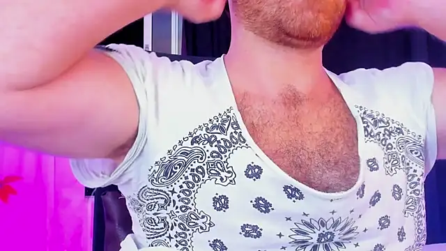 Snapshot of michacosio chatting on 4, 2, 2025 michacosio online show from 4, 2, 2025