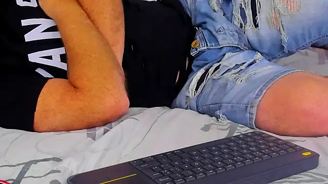 Snapshot of michacosio chatting on 1, 3, 2025 michacosio online show from 1, 3, 2025