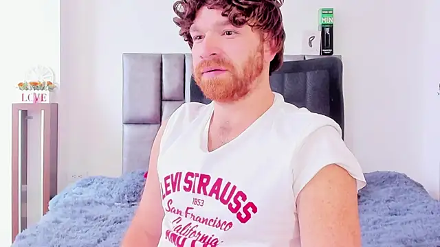 Snapshot of michacosio chatting on 5, 10, 2025 michacosio online show from 5, 10, 2025