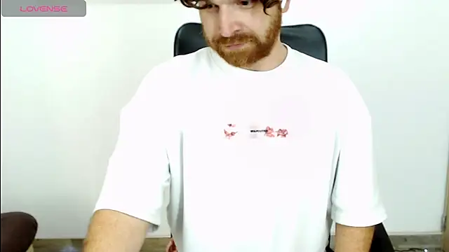 Snapshot of michacosio chatting on 8, 10, 2025 michacosio online show from 8, 10, 2025