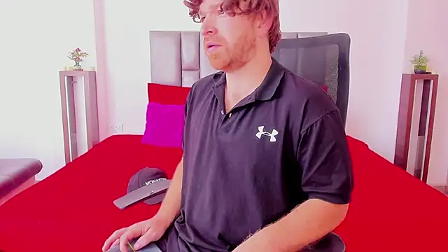 Snapshot of michacosio chatting on 18, 10, 2025 michacosio online show from 18, 10, 2025