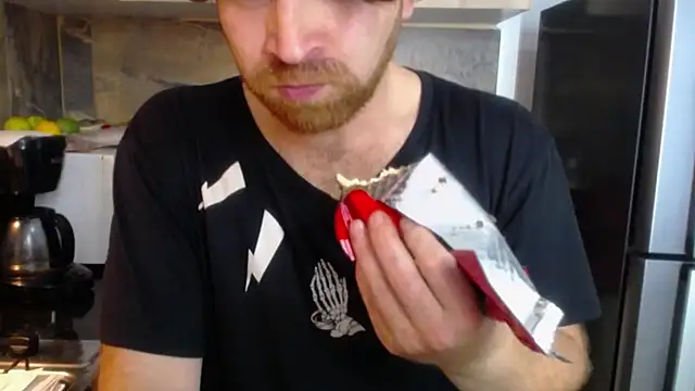 Snapshot of michacosio chatting on 28, 10, 2025 michacosio online show from 28, 10, 2025