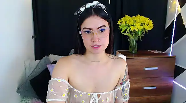 Snapshot of Isa_Maiden1 chatting on 12, 1, 2025 Isa Maiden1 online show from 12, 1, 2025