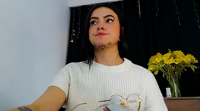 Snapshot of Isa_Maiden1 chatting on 15, 1, 2025 Isa Maiden1 online show from 15, 1, 2025