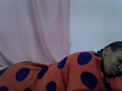 prettybeee online show from 16, 4, 2026