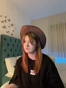 Snapshot of _Chlo__e chatting on 14, 2, 2025 Chlo e online show from 14, 2, 2025