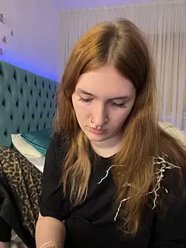 Snapshot of _Chlo__e chatting on 12, 10, 2025 Chlo e online show from 12, 10, 2025