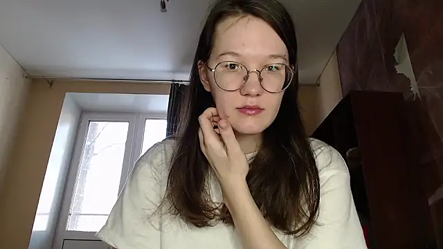 Snapshot of MiriamOr chatting on 8, 2, 2025 MiriamOr online show from 8, 2, 2025