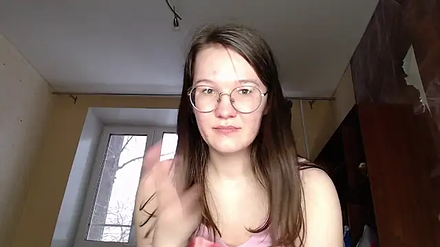 Snapshot of MiriamOr chatting on 9, 2, 2025 MiriamOr online show from 9, 2, 2025