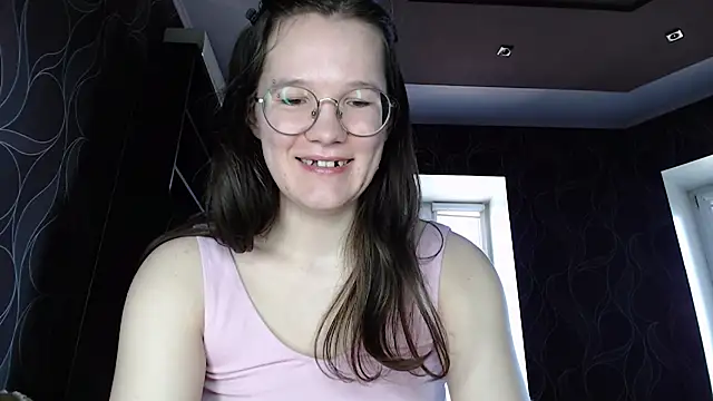 Snapshot of MiriamOr chatting on 21, 3, 2025 MiriamOr online show from 21, 3, 2025