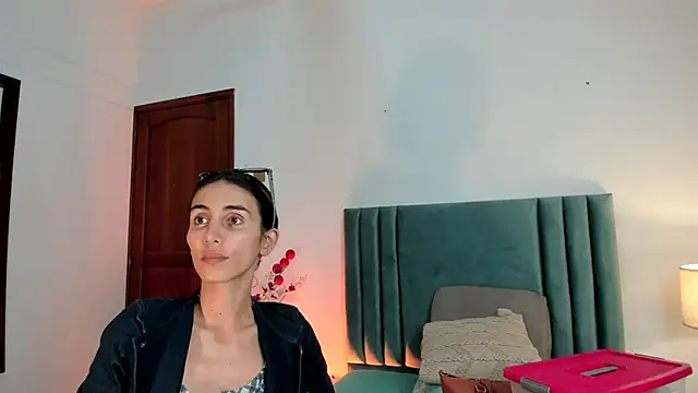 Nina Cavaali online show from 23, 12, 2024