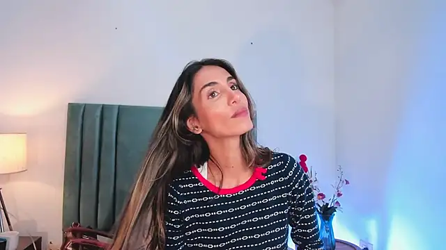 Nina Cavaali online show from 30, 12, 2024